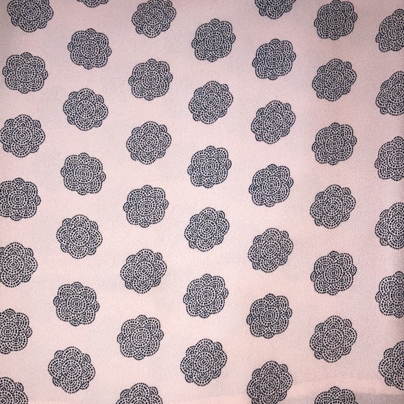 H&M medallion print light pink shift dress - Picture 2 of 5